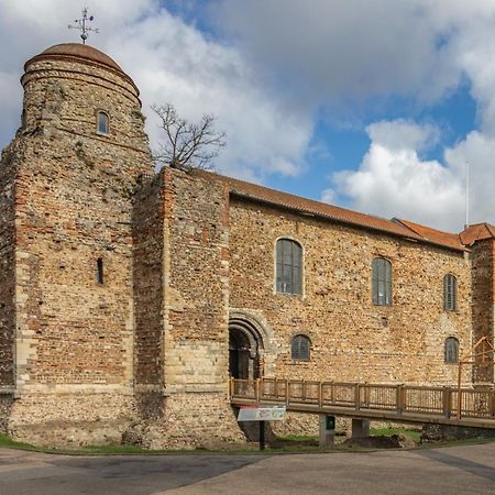 Castle Reach Apartment Колчестер Номер фото