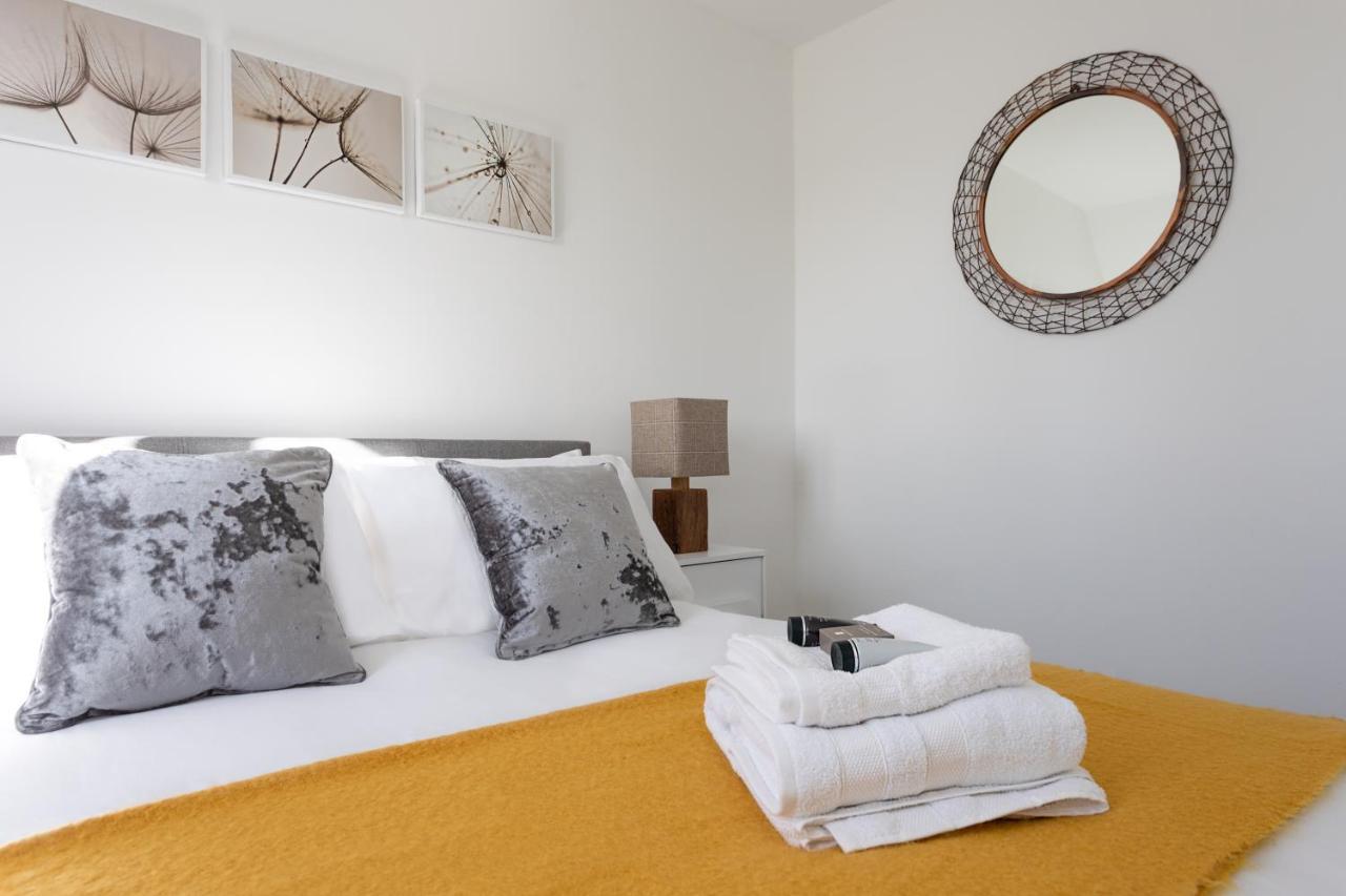 Castle Reach Apartment Колчестер Экстерьер фото