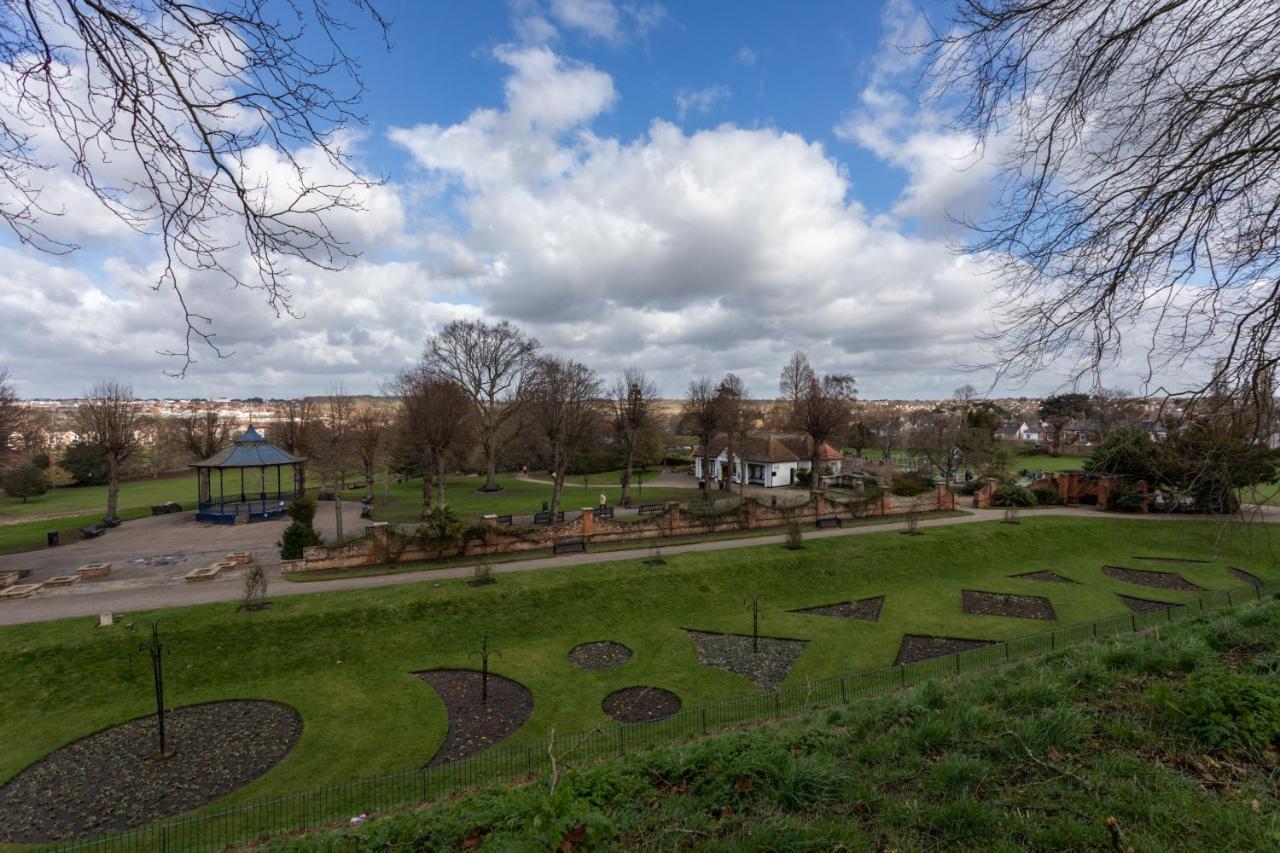 Castle Reach Apartment Колчестер Номер фото